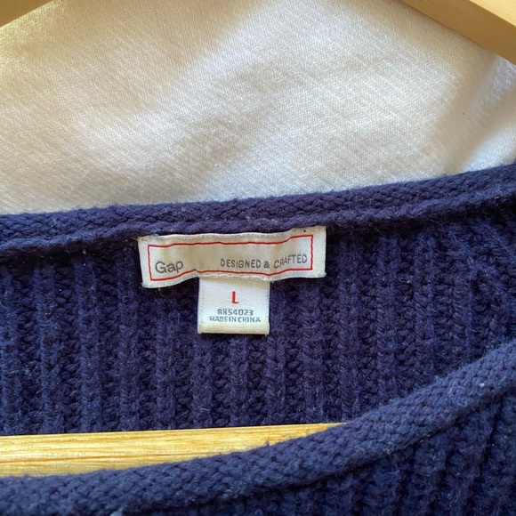 GAP Cable Knit Crew Neck Sweater - Picture 3 of 3